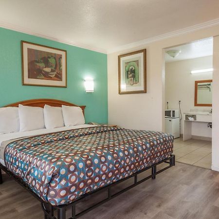 Vagabond Inn Хемет Экстерьер фото
